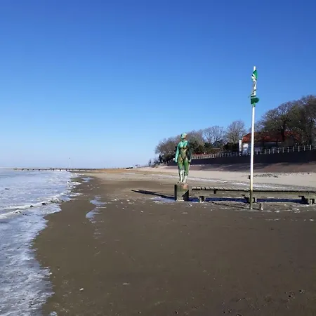 Inas Utkiek, Am Alten Deich 24 4 * Дангаст