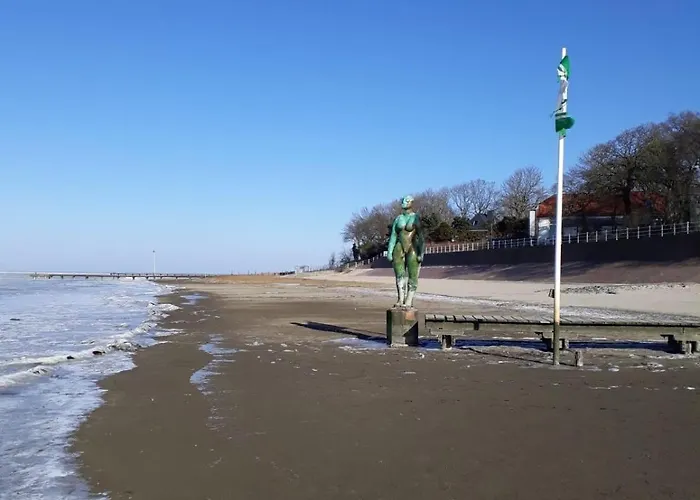 Inas Utkiek, Am Alten Deich 24 4 * 丹加斯特