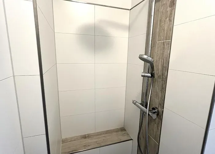 Inas Utkiek, Am Alten Deich 24 4 *